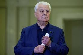 По неоднократным утверждениям леонида макаровича, именно он, будучи студентом, подрабатывал натурщиком для скульптора, создававшего памятник н. Kravchuk Vidreaguvav Na Terminove Zasidannya Tristoronnoyi Kontaktnoyi Grupi Glavkom