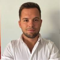 100+ profils pour “Logan”