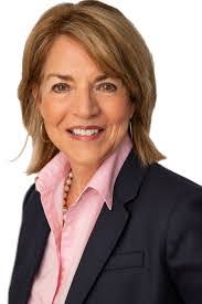 Leslie Gerlach's Instagram, Twitter & Facebook