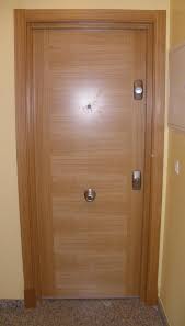 L'acciaio, che ha un coefficiente termico inferiore rispetto ad altri materiali come il legno, e che crea ponti termici. Porte Blindate Roma Serrature Porte Blindate Roma Nord Vendita Porte Blindate Realizzazione Porte Blindate