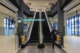 On level 2 , the online bus ticketing counter is on the east side while taxi services is on the west side. Penang Sentral