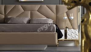 Yatak Odasi Panosundaki Pin