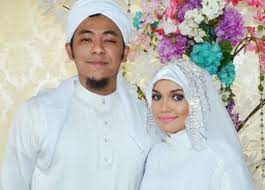 From wikipedia, the free encyclopedia. Sarah Nafi Rumah Tangga Dibina Dengan Syamsul Yusof Bermasalah
