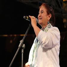 Sabahat akkiraz 1955 yılının şubat ayının 6′ da dünyaya gelmiştir. Sabahat Akkiraz Instagram Hesabi Biyografi Sitesi