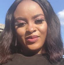 Star girl, Aria, out in Dubai sun. She doesn't like it at all 😂