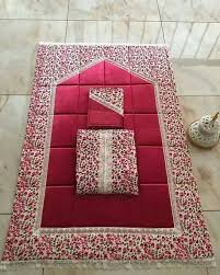 This Pin Was Discovered By Hif Prayer Rug Quilts Ramadan Crafts