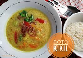 Selain bahan dasar daging, rendang menggunakan santan kelapa (karambia), dan campuran dari berbagai bumbu khas yang dihaluskan di antaranya cabai (lado), serai, lengkuas, kunyit, jahe, bawang putih, bawang merah dan aneka bumbu lainnya yang biasanya disebut sebagai pemasak. Resep Soto Kikil Lezat Sekali Sweetbuyouts