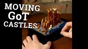Game of thrones (traduït en català com a joc de trons) és una sèrie de televisió estatunidenca creada per david benioff i d. Lego Games Of Thrones Moving Castles Anleitung Zu Pyke Verfugbar