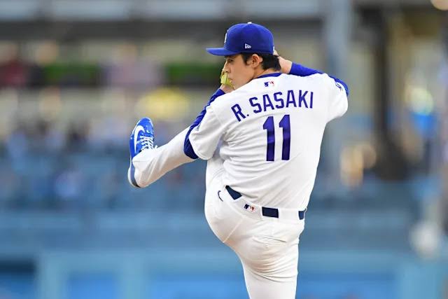 Roki Sasaki Gets Back on Track in Dodgers Series-Clinching Win - Yahoo Sports
