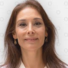 DRA. DANIELA ADRIANA MOYA NICOLÁSPROFESIONALES MÉDICOS