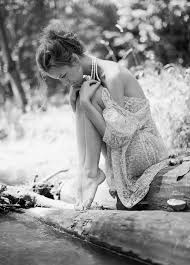 Black And White Boudoir Portraits Love The Pose And Emotion Could Be A Good One To Remember For Our Shoot Black And White Photography Photo