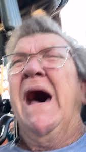 GRANDMA ON ROLLERCOASTER! 🎢 👵🏼🤬