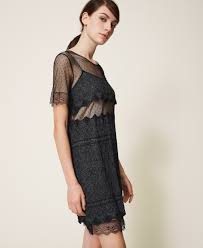 Kurzes schwarzes kleid mit langen, weiten und offenen ärmeln. Kleid Aus Strick In Spitzenoptik Mit Tull Frau Schwarz Twinset Milano