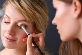 Why Take an Online Makeup Course?
