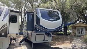 Find thousands of new and used rvs, parts, service and rentals from top montana rv dealerships. 2021 Keystone Rv Montana High Country 383th For Sale In Tampa Fl Lazydays