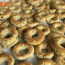 كعك بالتمر أشهى من هيك ما ذقت زاكي Arabic Dessert Arabic Sweets Arabic Food