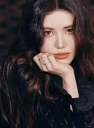 NewJeans ダニエルの実姉”Olivia Marsh、デビューシングル「42」本日リリース…澄んだ歌声を披露 (2024年10月16日)