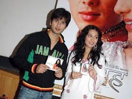 Download, share and comment wallpapers you like. Audio Launch Of Vivah Photo Of Shahid Kapoor Amrita Rao From The Audio Launch Of Vivah Images Bollywood Hungama