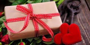 If you want her to know how much she means to you, you need to find a special present that shows you understand her interests and what makes her happy. Top 10 Valentine S Gifts For Your Girlfriend Gift Ideas Roses