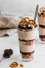 Chocolate Peanut Butter Pretzel Parfait Recipe Recipe Parfait Desserts Parfait Desserts Easy Parfait Recipes