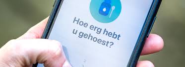 De app werkt direct en is beschikbaar voor iedereen in nederland vanaf 18 jaar. Corona App Van Olvg Landelijk Beschikbaar Dit Doet En En Zo Werkt Het Max Vandaag
