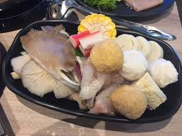 In 1800, he built a successful diving boat which he named the nautilus but there was not sufficient interest. Buffet Steamboat Murah Hanya Rm 22 90 Lokasi Di Cyberjaya Steamboat Empire