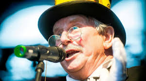 Richtige Schausteller heiraten im Winter: Einblick in das Fahrgeschäft beim  Rolandsfest