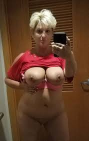 Big Tits Mature Selfie - 51 photos