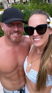 Jaclyn Weiss's Instagram, Twitter & Facebook