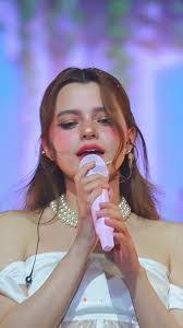 Carly Neely's Instagram, Twitter & Facebook