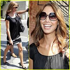 Sarah Larson's Instagram, Twitter & Facebook