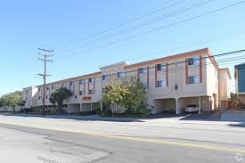 Located at 100 wilshire blvd in the downtown santa monica neighborhood, ca, santa monica, 90401. 111 Apartments Under 2 000 For Rent In Westside Ca Westside Rentals