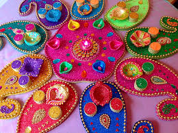 Beautiful Multi Coloured Mehndi Plates See My Facebook Page Www Facebook Coc Mehnditraysforfun Crafts Diwali Craft Stage Decorations