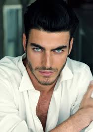 Those with black hair and blue eyes are found, but they are still rare. Tamed