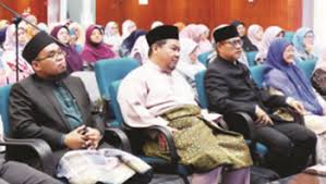 Dalam meniti arus kemodenan yang penuh dengan pelbagai cabaran ini, dapat kita fokuskan kepada aktiviti gejala sosial semakin hari berleluasa dan merunsingkan. Peranan Ahli Keluarga Dalam Membentuk Sahsiah Anak Anak Kertas 1 Bm Spm Saya Latihan Menulis Penutup Karangan Jadi Pentingkah Peranan Ibu Bapa Dalam Membentuk Sahsiah Diri Anak Maaf Kant