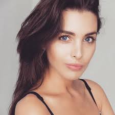 Sara Faraj ŚCIĘŁA WŁOSY! Wygląda lepiej? 'Ładnemu we wszystkim ładnie'