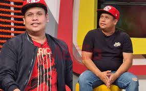 Sedar atau tidak, haziq sudah berkelana hampir 5 tahun sebagai penyampai radio hot.fm. Berkuatkuasa Hari Ini Shuk Bukan Lagi Penyampai Radio Hot Fm Kontrak Perkhidmatan Ditamatkan Viral Meletop