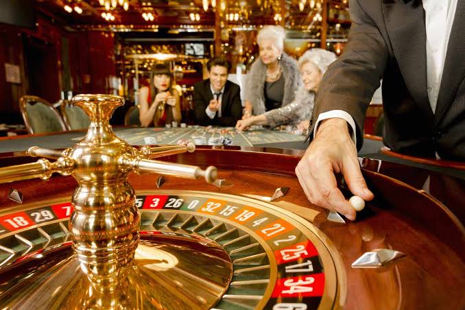 Understanding the House Edge: How Casinos Ensure Profit
