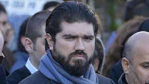 Eğitim hayatı ve çocukluğu i̇zmir'de geçti. Rasim Ozan Kutahyali Benim Ki Sadece Bir Ekran Kazasidir Son Dakika Haber