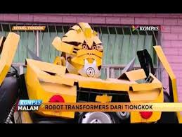 Seperti seri transformers sebelumnya, akan terdapat dua kelompok yang terlibat perang, yaitu autobot yang dipimpin optimus prime, dan deception yang dipimpin megatron. Pria Ini Buat Robot Transformers Dari Barang Bekas Youtube