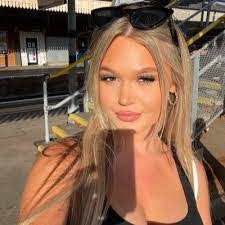 Tegan Thomas's Instagram, Twitter & Facebook