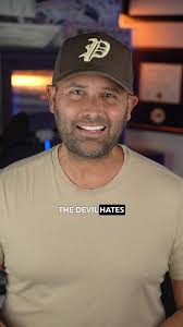 Prayer To Break Every Chain Holding You Back 🙌🏼 Type “Amen” if you  receive 🙏🏼 Then SHARE with the 1st person God puts