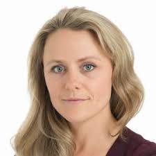 Laura Steeves's Instagram, Twitter & Facebook