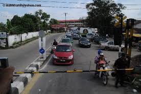 Karangan cara cara menjaga keselamatan di jalan raya. Fail Persimpangan Jalan Raya Dan Kereta Api Pasir Mas 240 Jpg Wikipedia Bahasa Melayu Ensiklopedia Bebas
