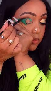 Jennifer Atchison's Instagram, Twitter & Facebook