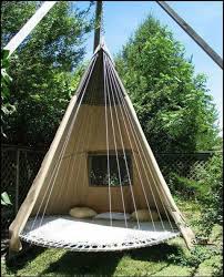 Diy canopy for an old outdoor swing. Diy Trampoline Bed Swing How To Upcycle Your Trampoline