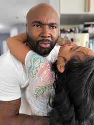 When Mike gets surprised by Melisa's baggage!