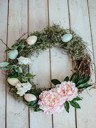 Hi guys i hope you enjoy this dollar tree diy easter wreath 2020, easy wreath tutorial, spring decor.valentines day wreath: Easy Easter Egg Wreath How To Make Hallstrom Home