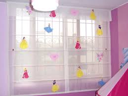 Pero seamos sinceros, no siempre es fácil conjugar sus deseos con la línea de decoración de los hogares de sus progenitores. Cortinas Infantiles Lindos Disenos Para Decoracion De Sus Habitaciones