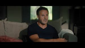 Car quand la rupture se révèle être difficile et pleine de rancœur, avoir à traiter quotidiennement avec son ex au travail est une vraie souffrance. Chamboule Tout Un Film De Eric Lavaine Au Cinema Le 3 Mai 2019 Youtube
